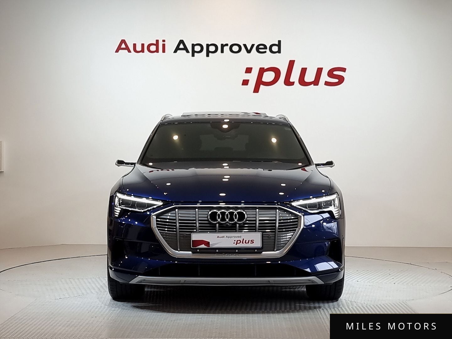 Audi e-tron 2023 — миниатюра 3