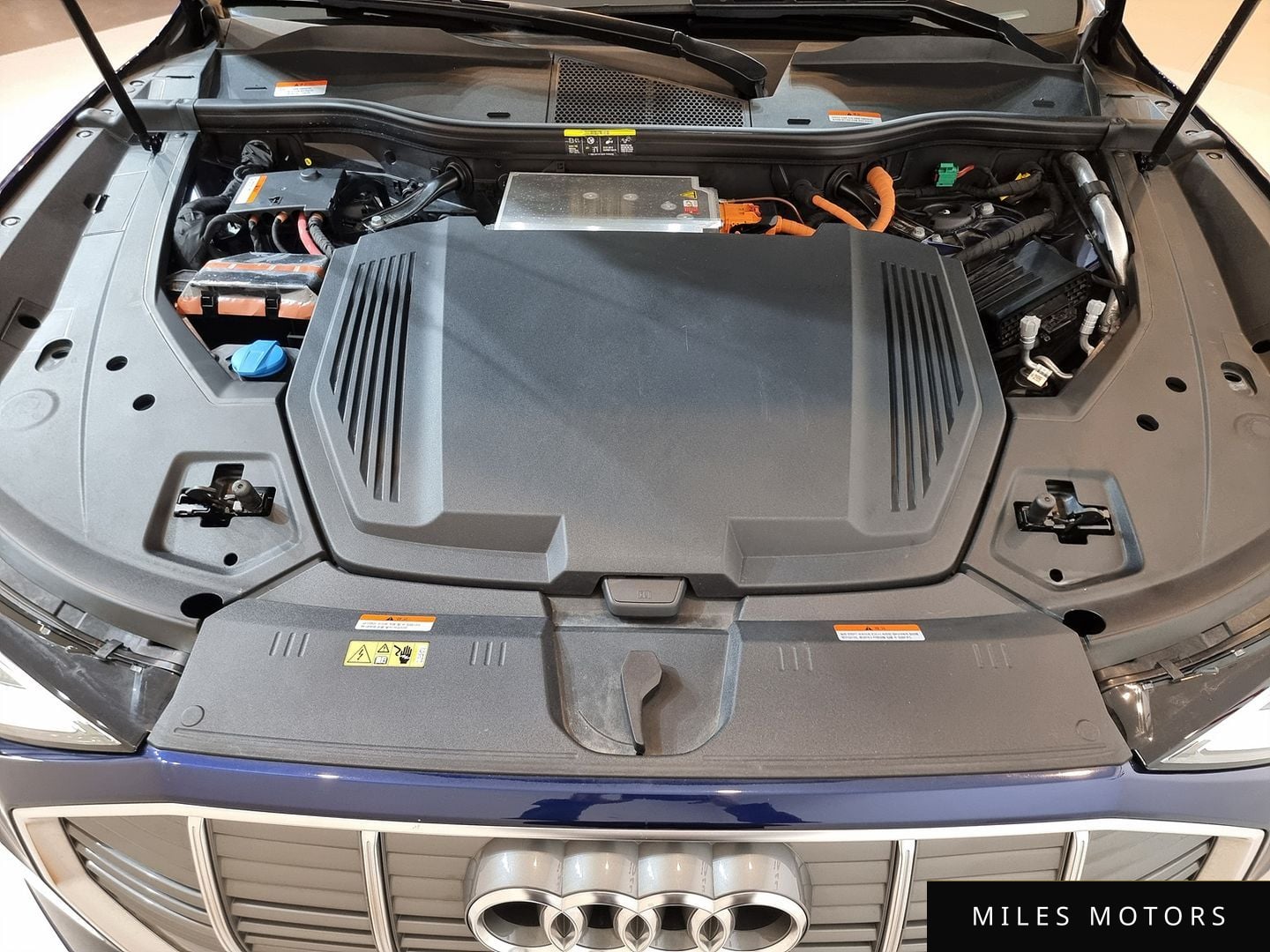 Audi e-tron 2023 — миниатюра 6