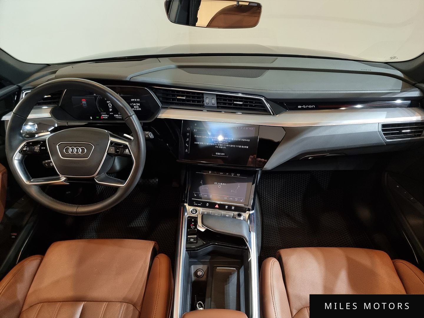 Audi e-tron 2023 — миниатюра 7