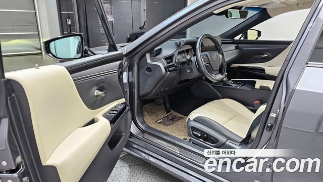 Лексус ES300h 2023 — миниатюра 11