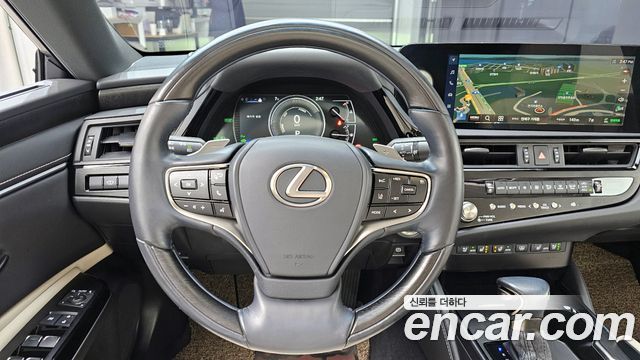 Лексус ES300h 2023 — миниатюра 13