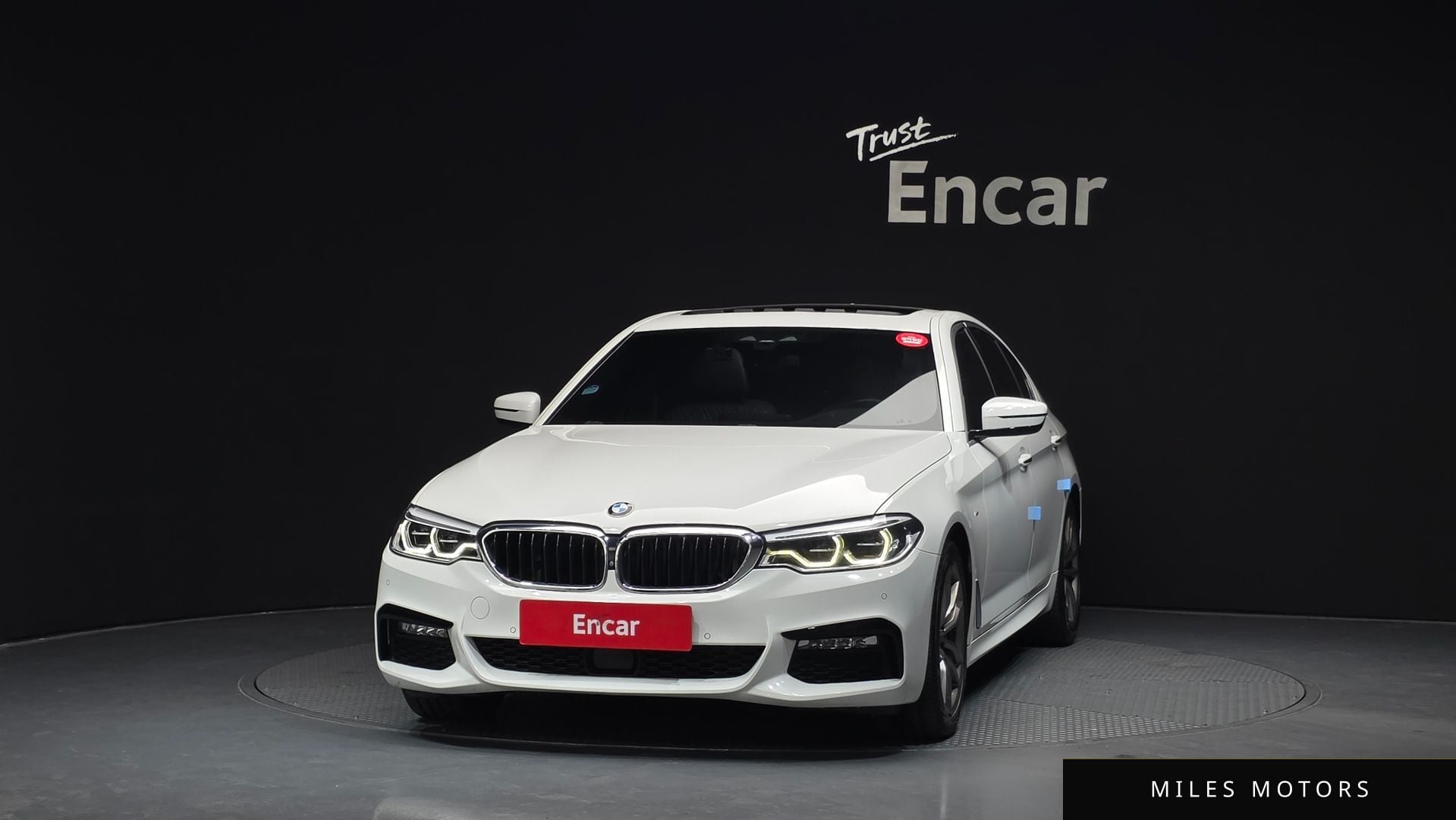 BMW 5 Series (G30) 2018 — миниатюра 3