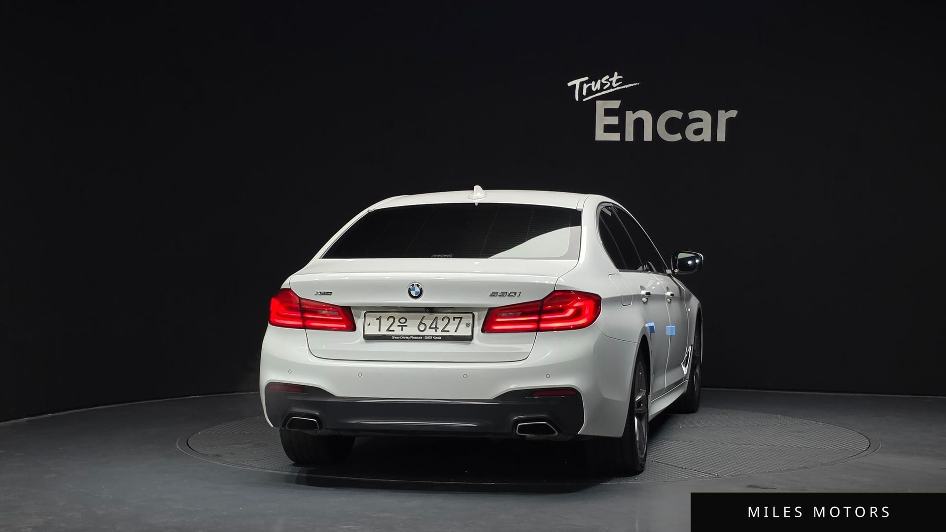 BMW 5 Series (G30) 2018 — миниатюра 4
