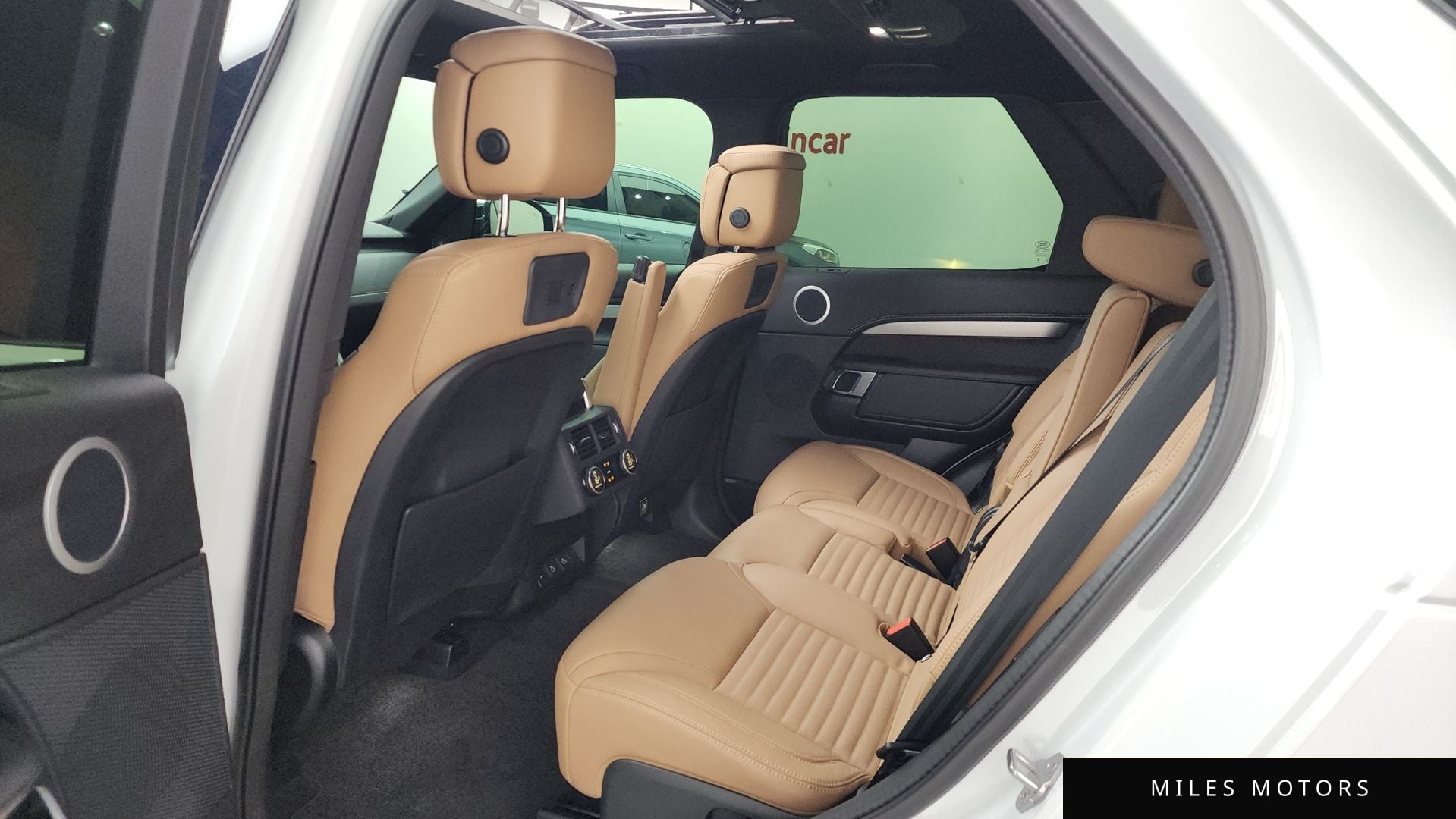 Land Rover 디스커버리 5 2024 — миниатюра 12