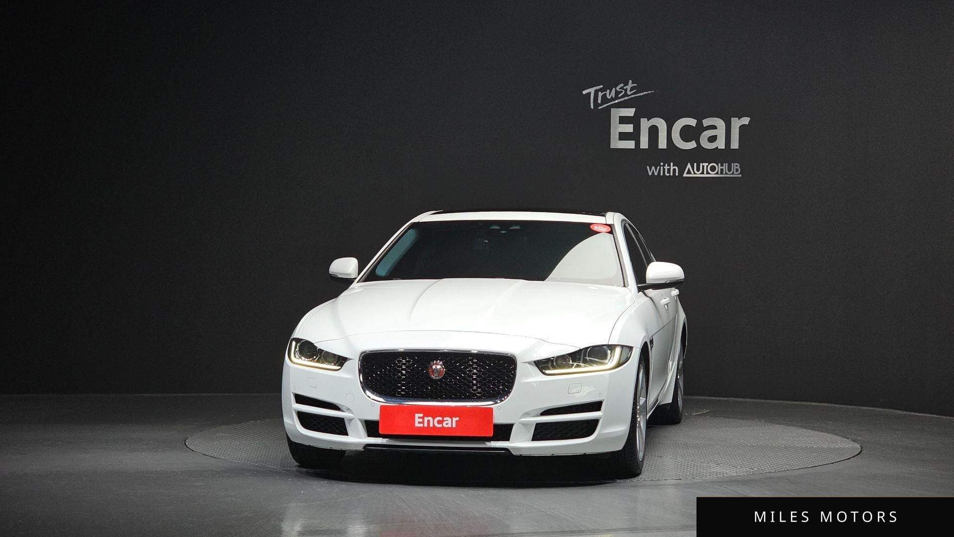Jaguar XE 2016 — миниатюра 3