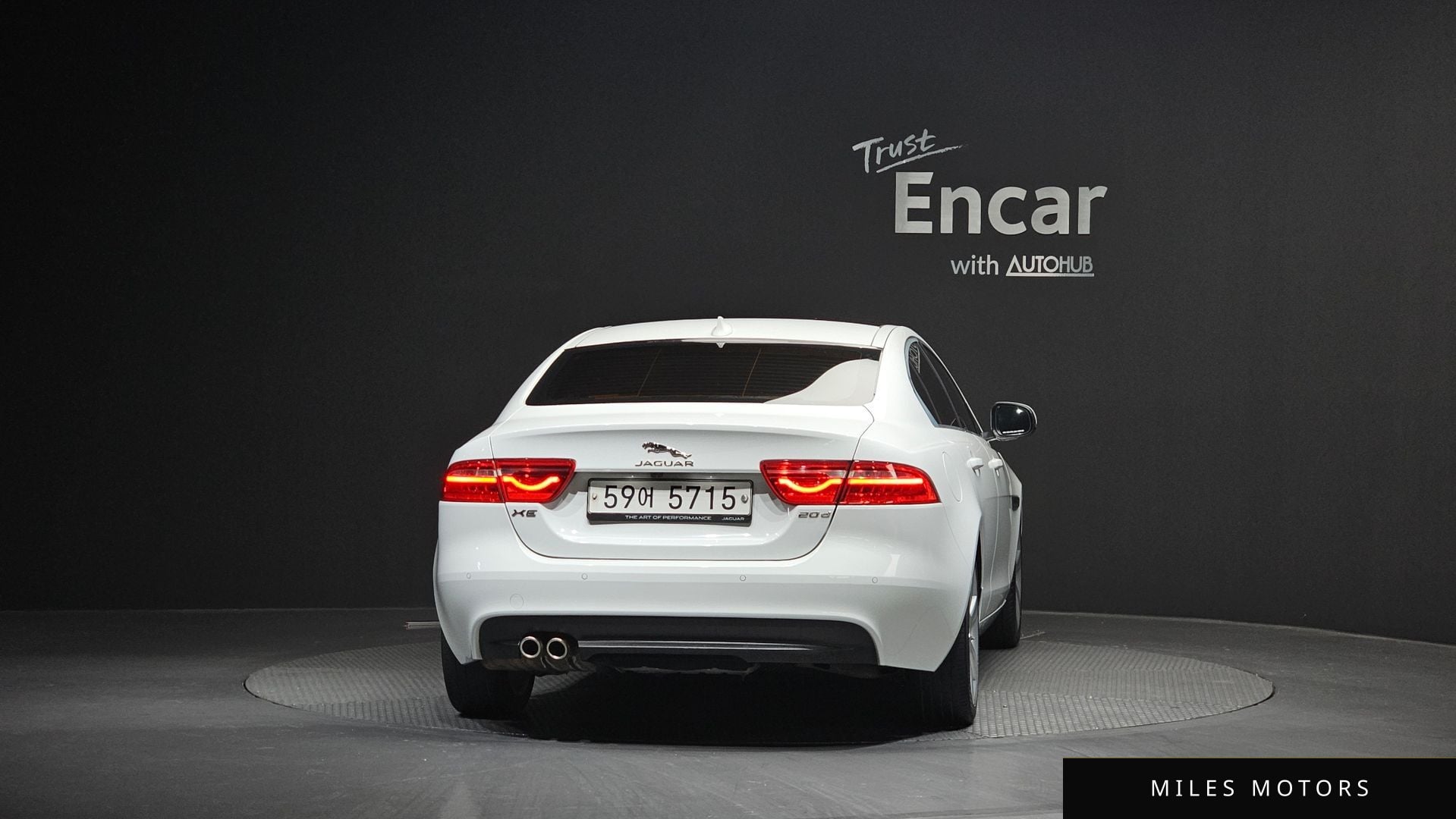 Jaguar XE 2016 — миниатюра 4