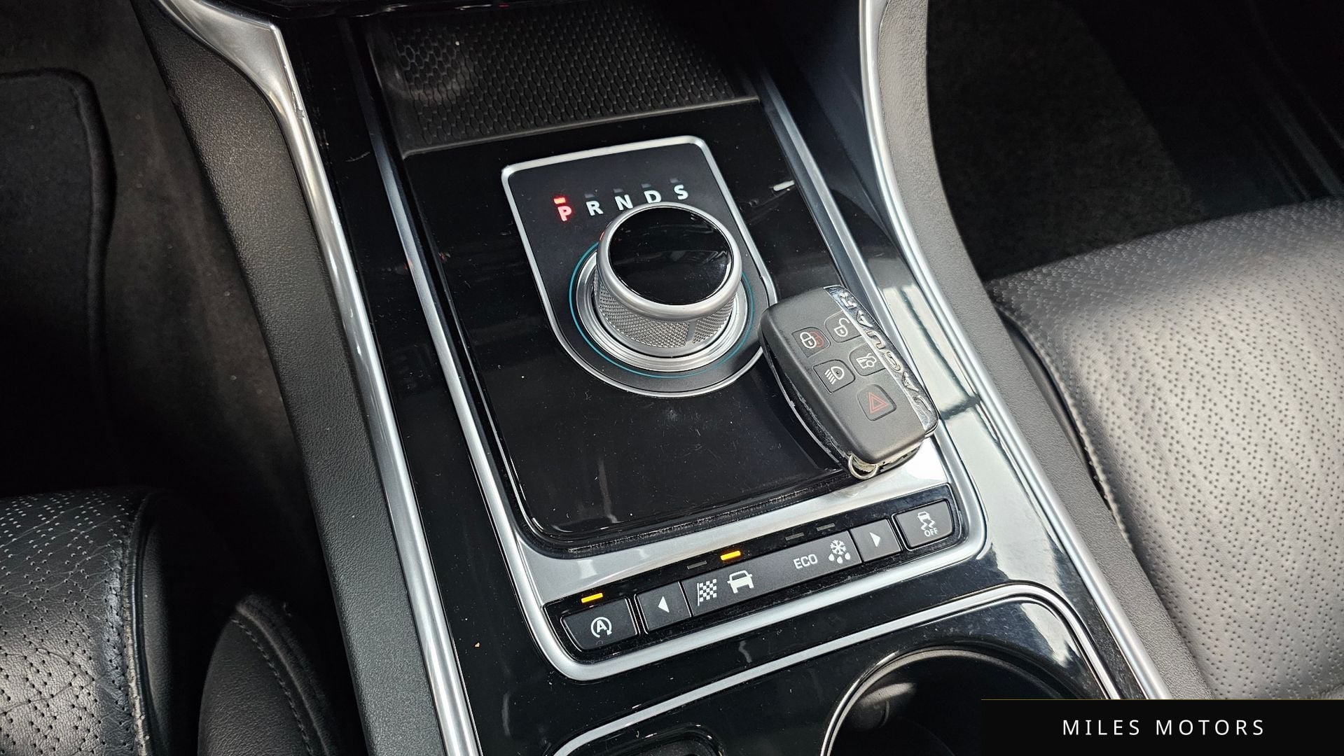 Jaguar XE 2016 — миниатюра 9