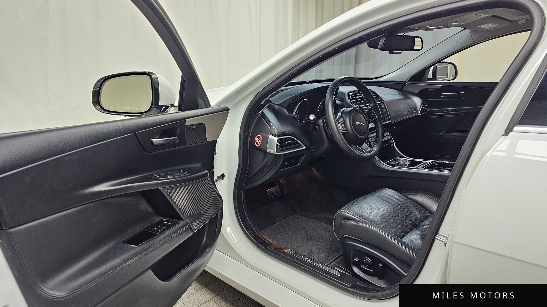 Jaguar XE 2016 — миниатюра 10