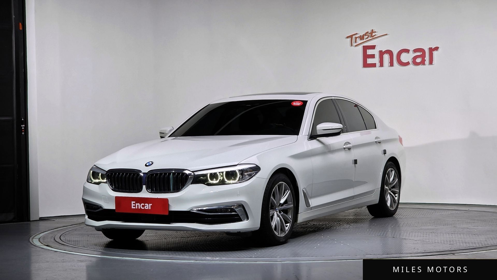 BMW 5 Series (G30) 2019 — фото 1 из 12