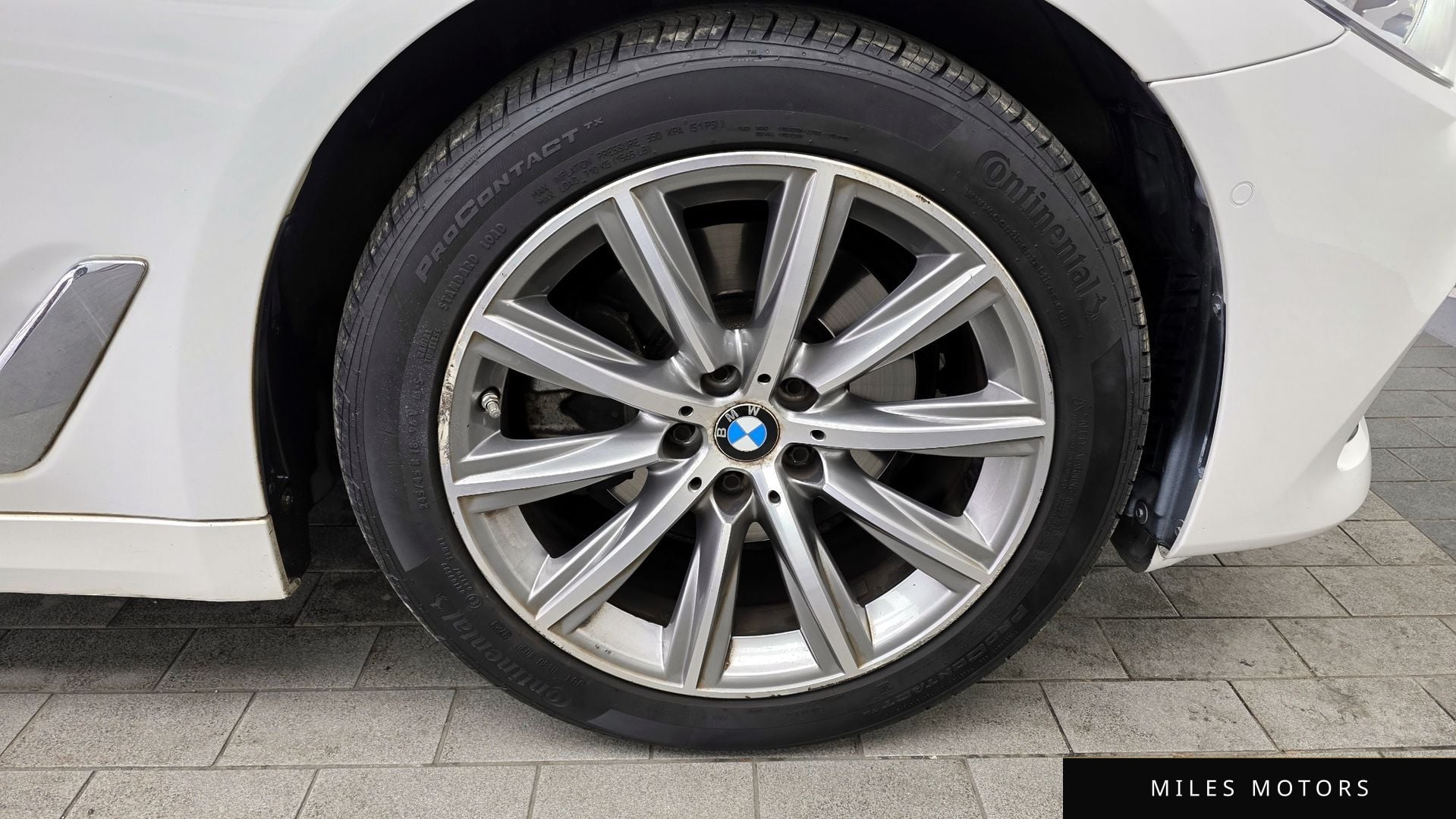 BMW 5 Series (G30) 2019 — миниатюра 5