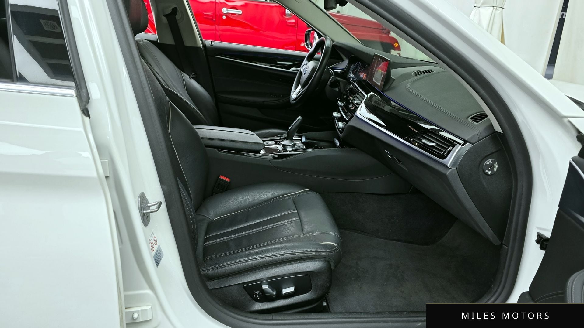 BMW 5 Series (G30) 2019 — миниатюра 11
