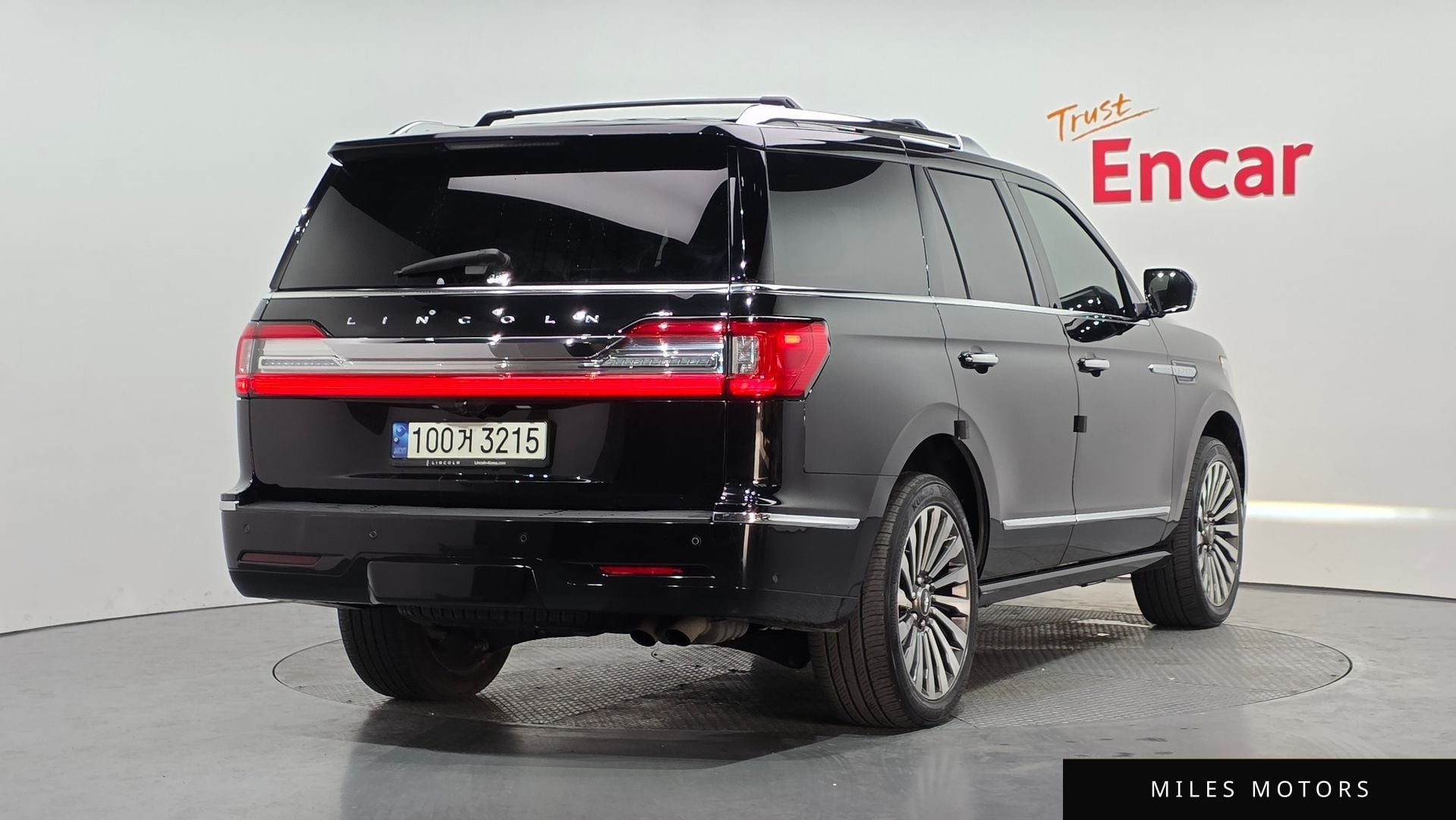 Lincoln Navigator 2021 — миниатюра 2