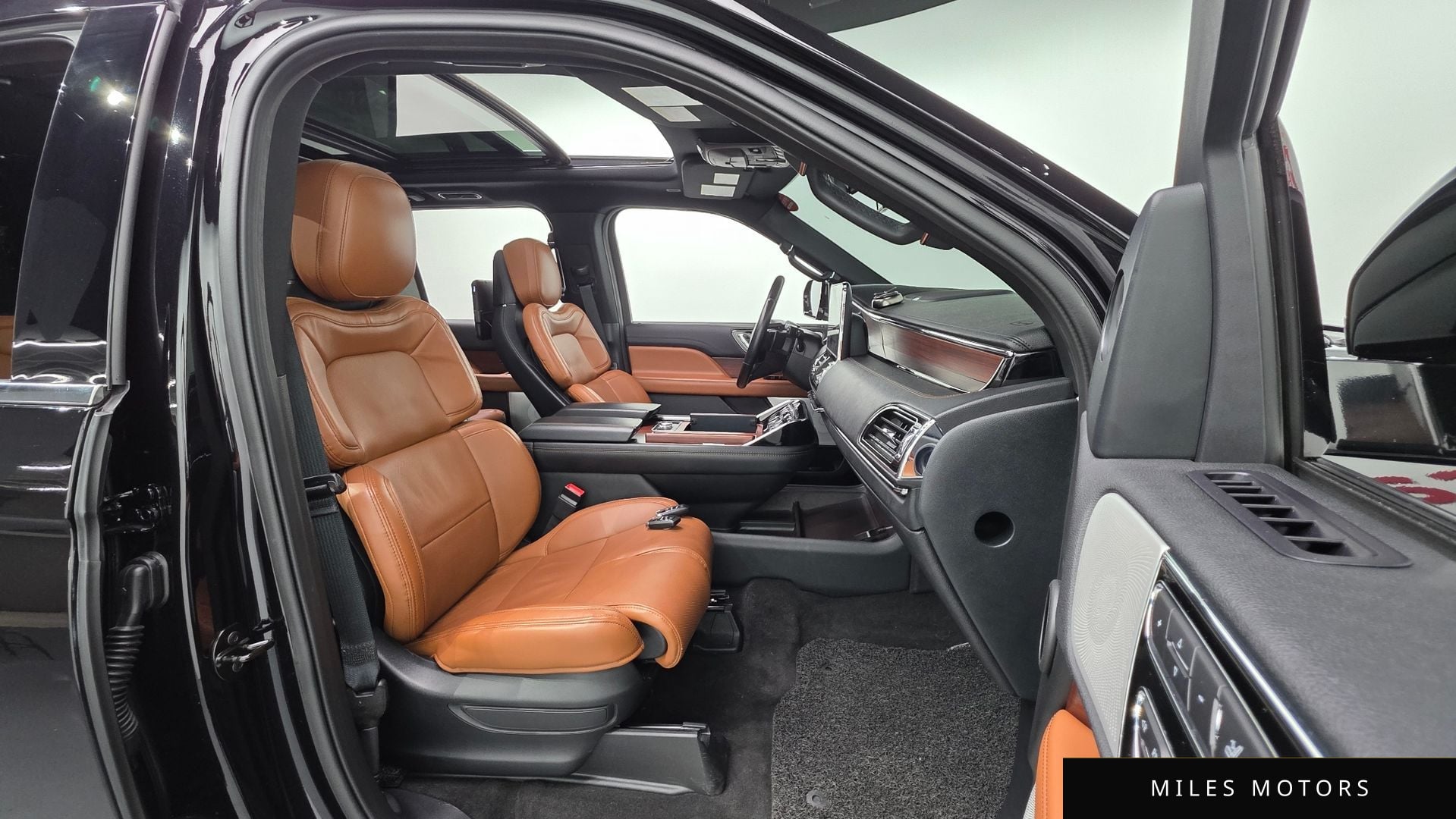 Lincoln Navigator 2021 — миниатюра 10