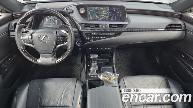 Лексус ES300h 2019 — миниатюра 7