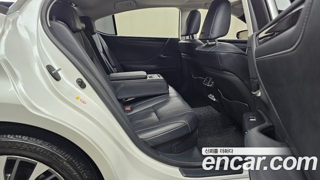 Лексус ES300h 2019 — миниатюра 12