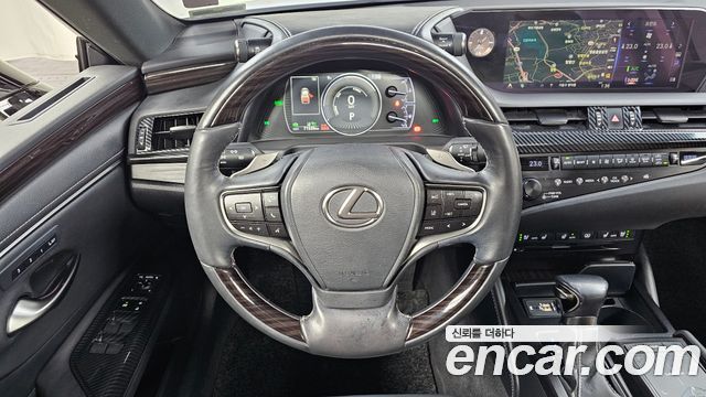 Лексус ES300h 2019 — миниатюра 13