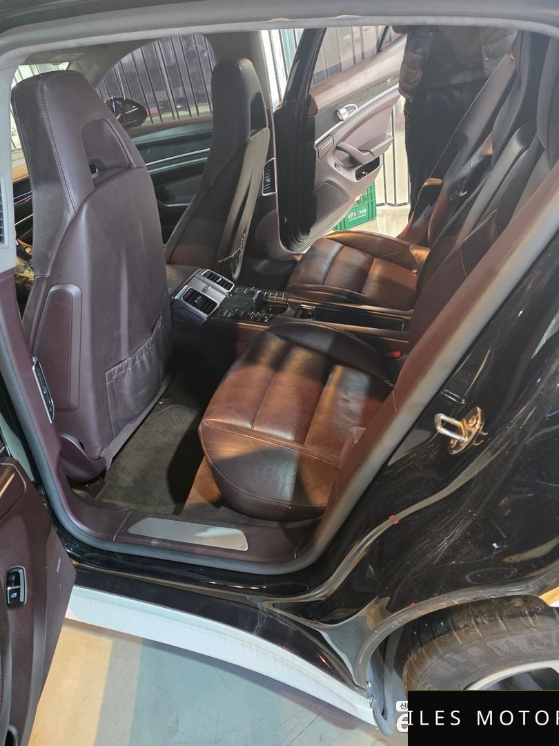 Porsche 파나메라 2011 — миниатюра 12