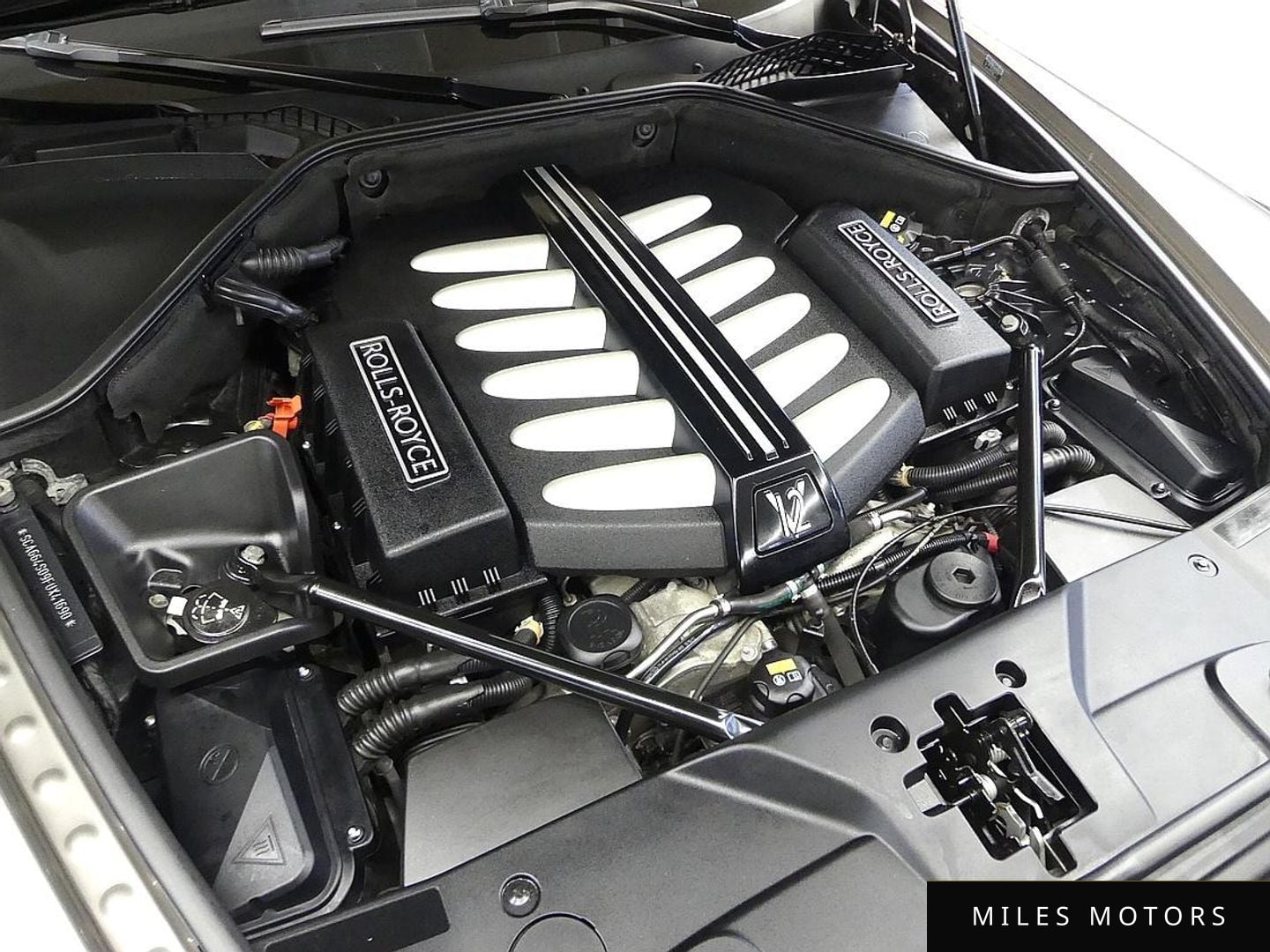 Rolls-Royce 고스트 2015 — миниатюра 6