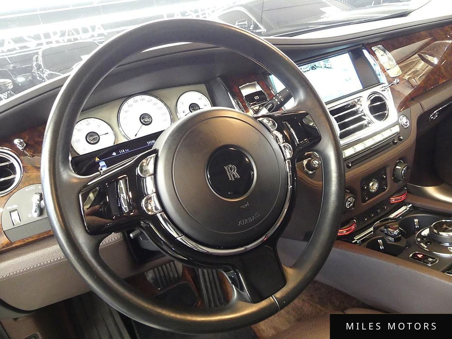Rolls-Royce 고스트 2015 — миниатюра 11