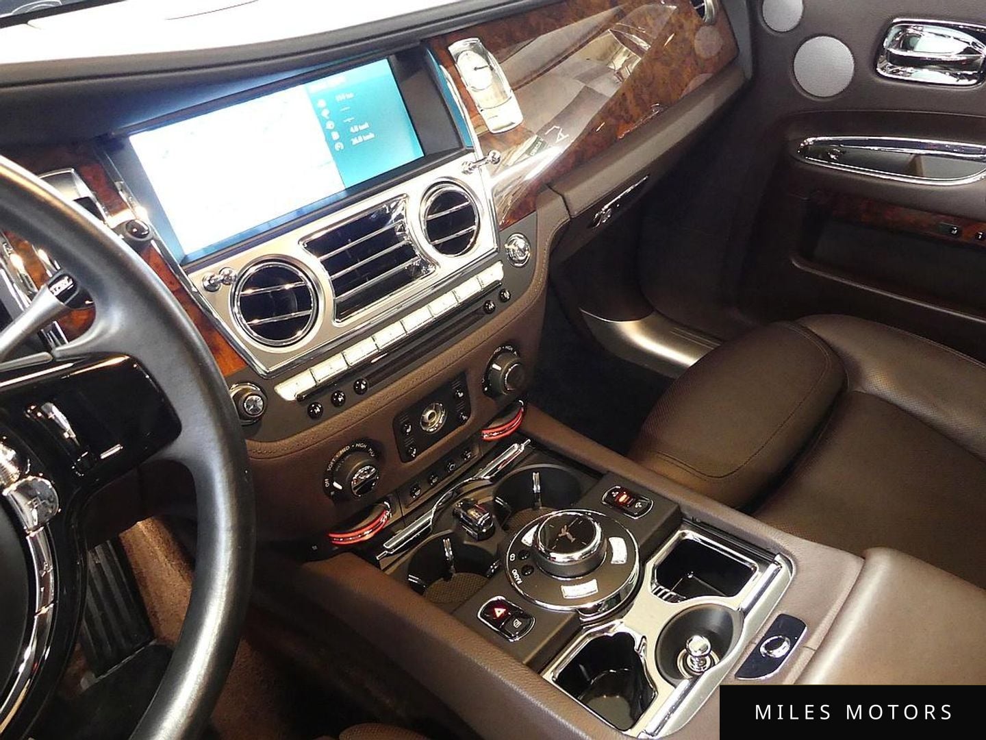 Rolls-Royce 고스트 2015 — миниатюра 12