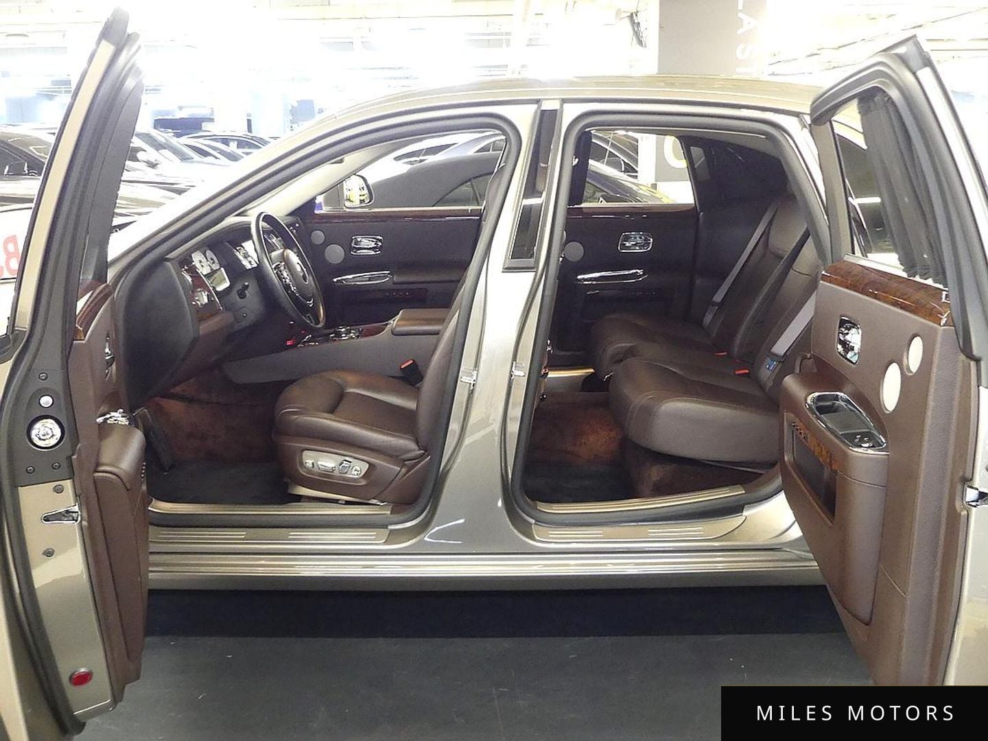 Rolls-Royce 고스트 2015 — миниатюра 16
