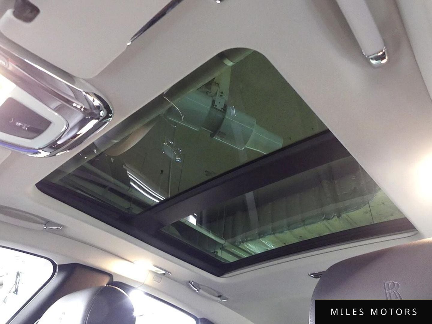 Rolls-Royce 고스트 2015 — миниатюра 20