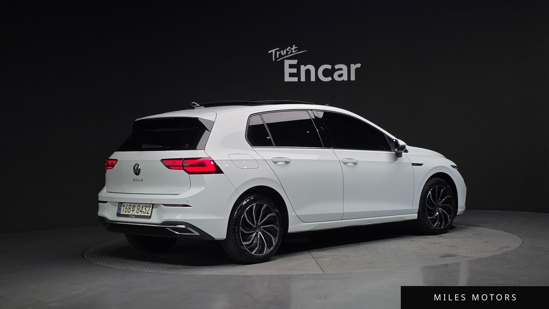 Volkswagen 골프 2023 — миниатюра 2