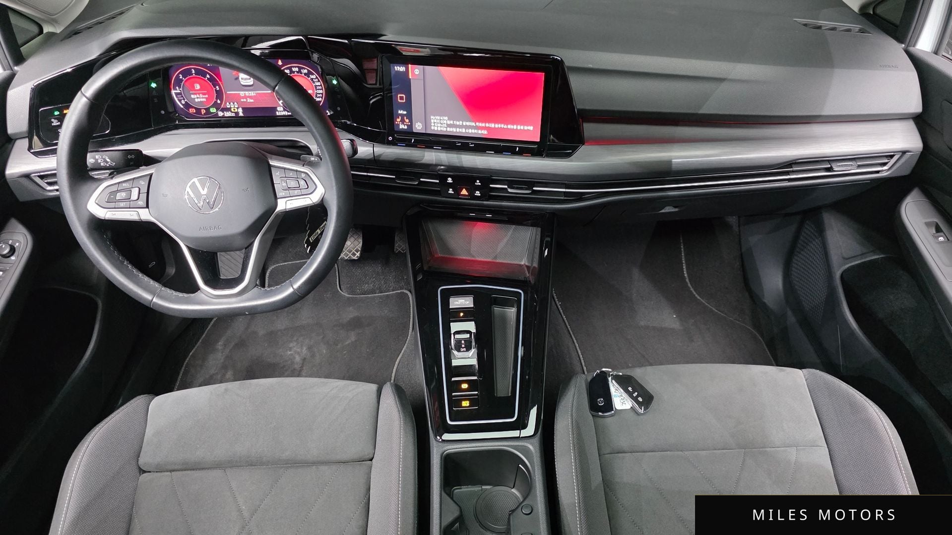Volkswagen 골프 2023 — миниатюра 7