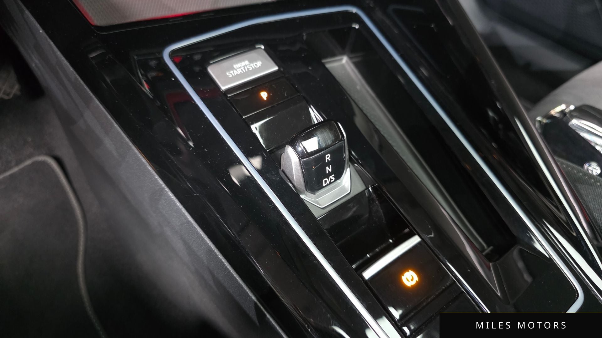 Volkswagen 골프 2023 — миниатюра 9