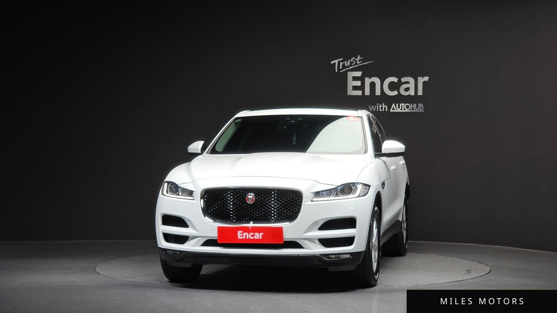Jaguar F-PACE 2017 — миниатюра 3