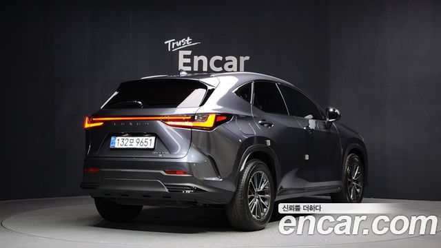 Лексус NX450h+ 2025 — миниатюра 2