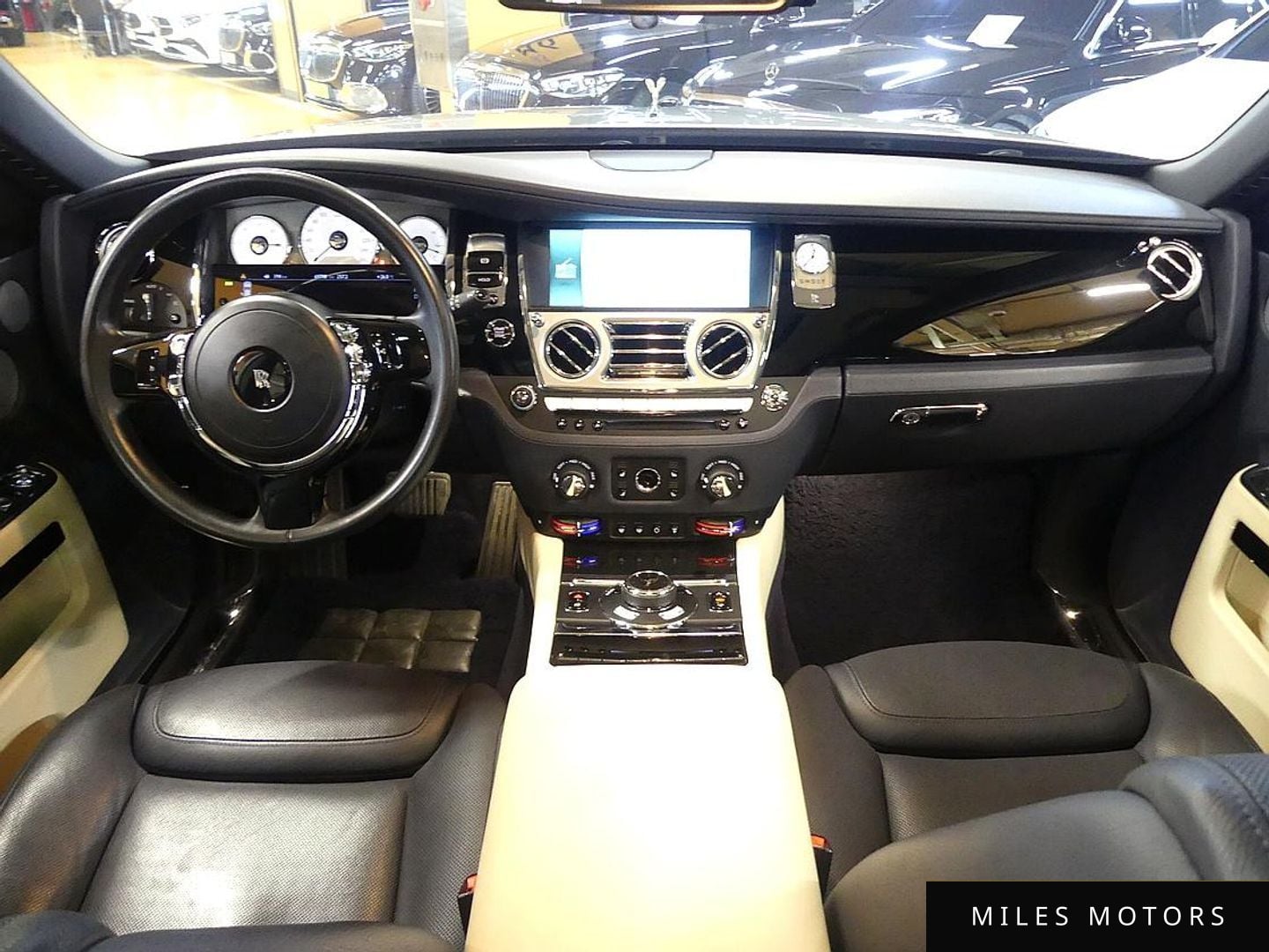 Rolls-Royce 고스트 2017 — миниатюра 7