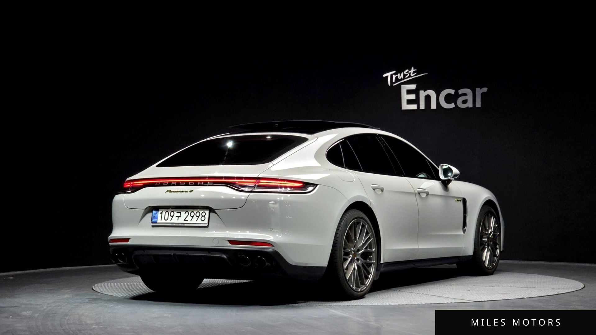 Porsche Panamera 2022 — миниатюра 2