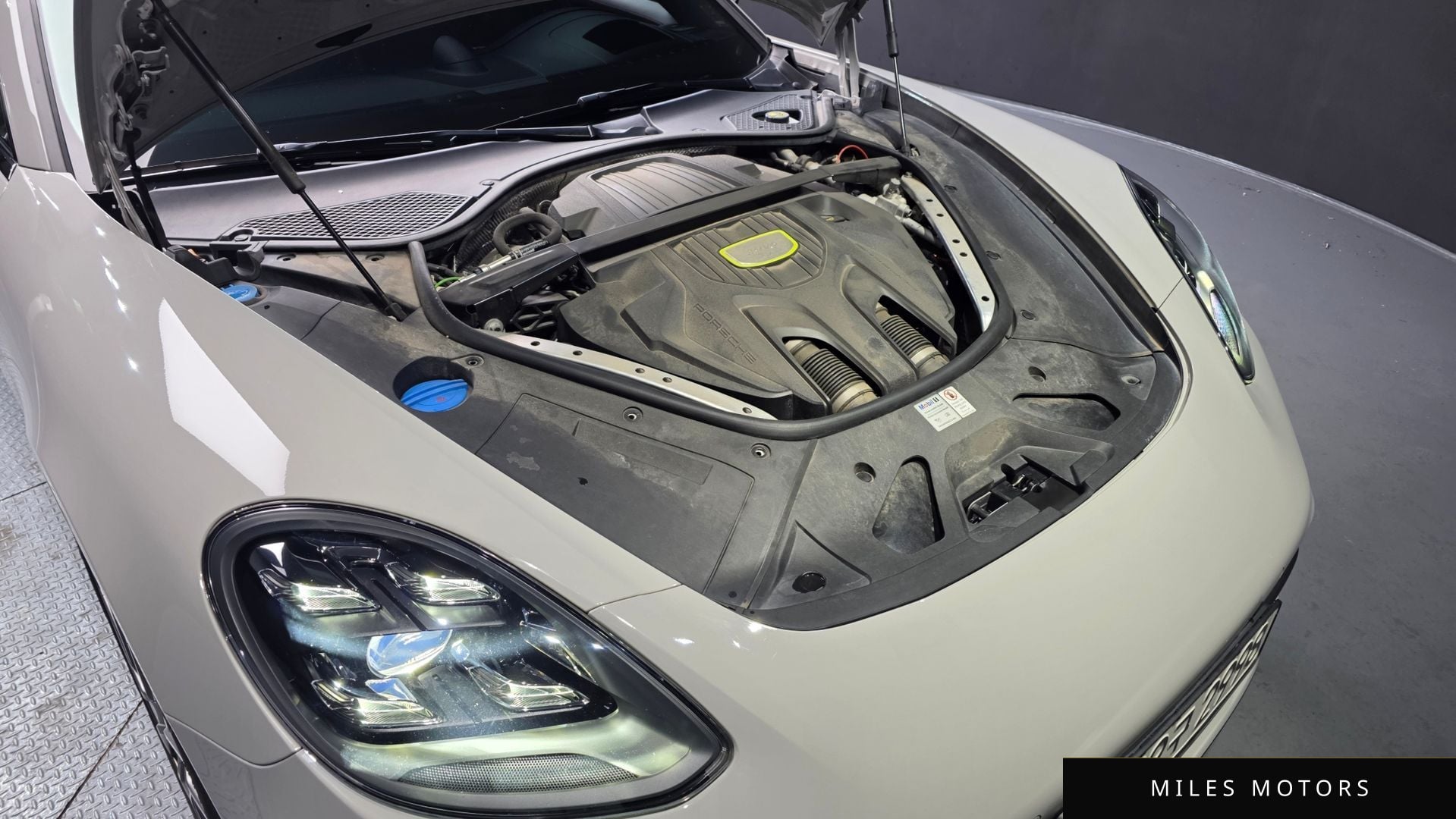Porsche Panamera 2022 — миниатюра 6