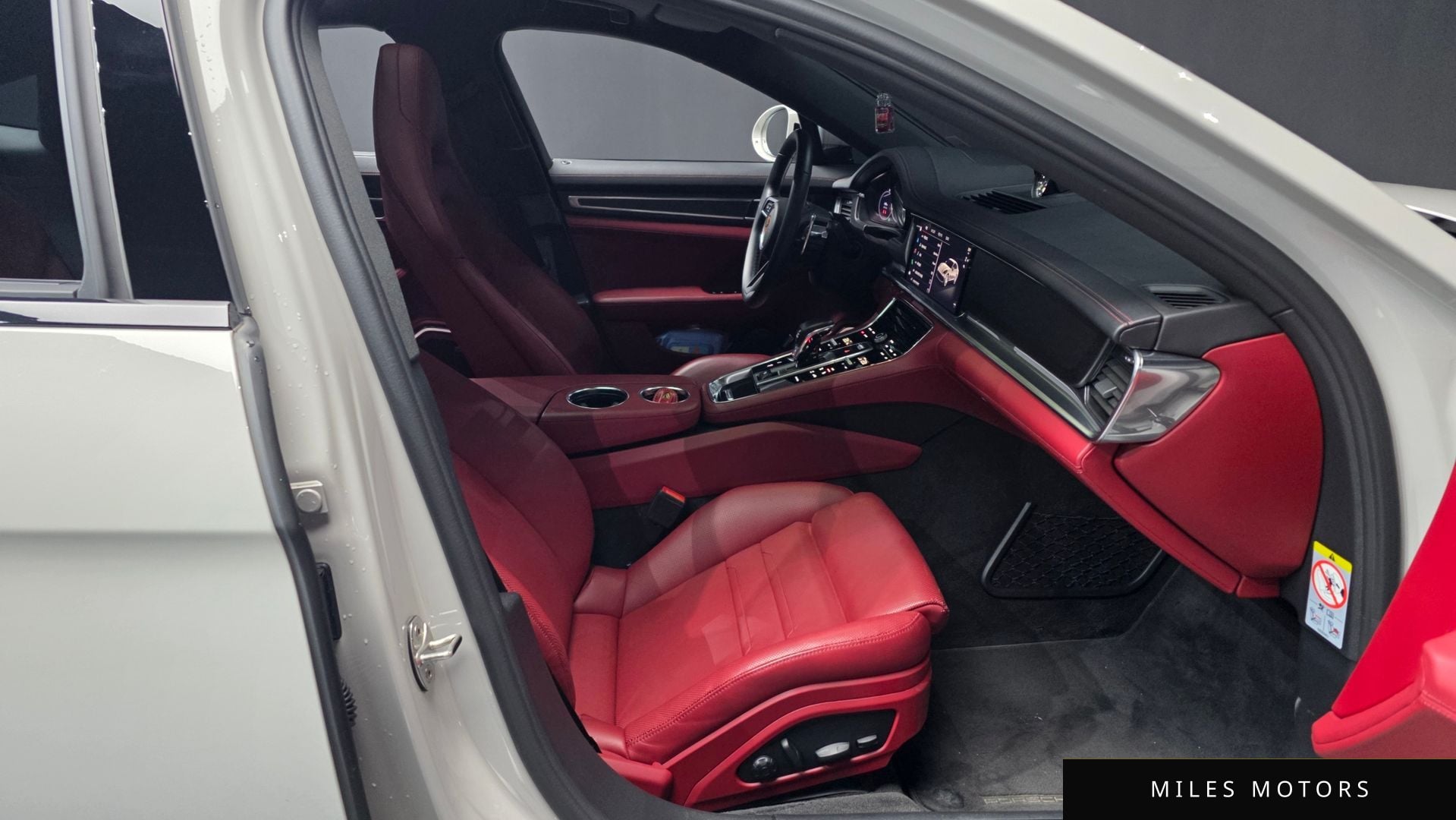 Porsche Panamera 2022 — миниатюра 11