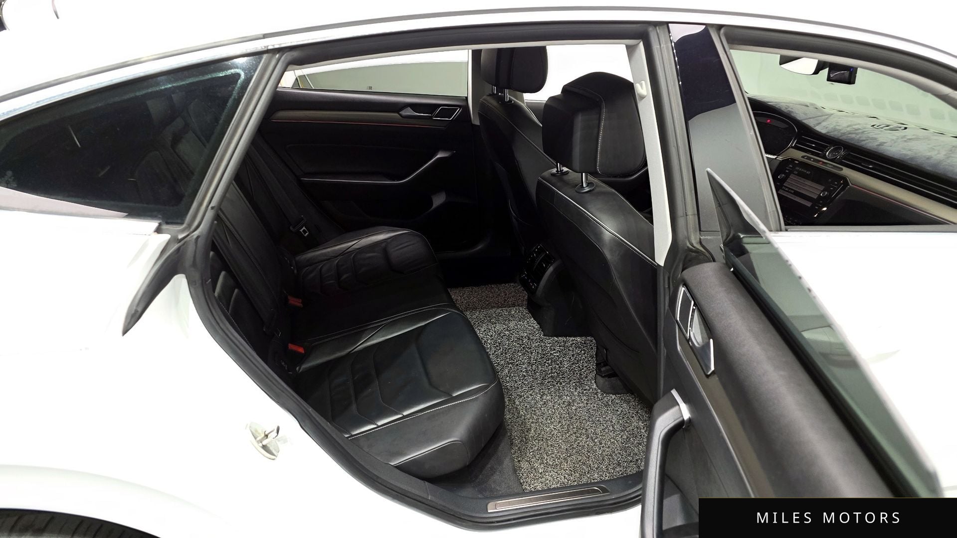 Volkswagen 아테온 2019 — миниатюра 12