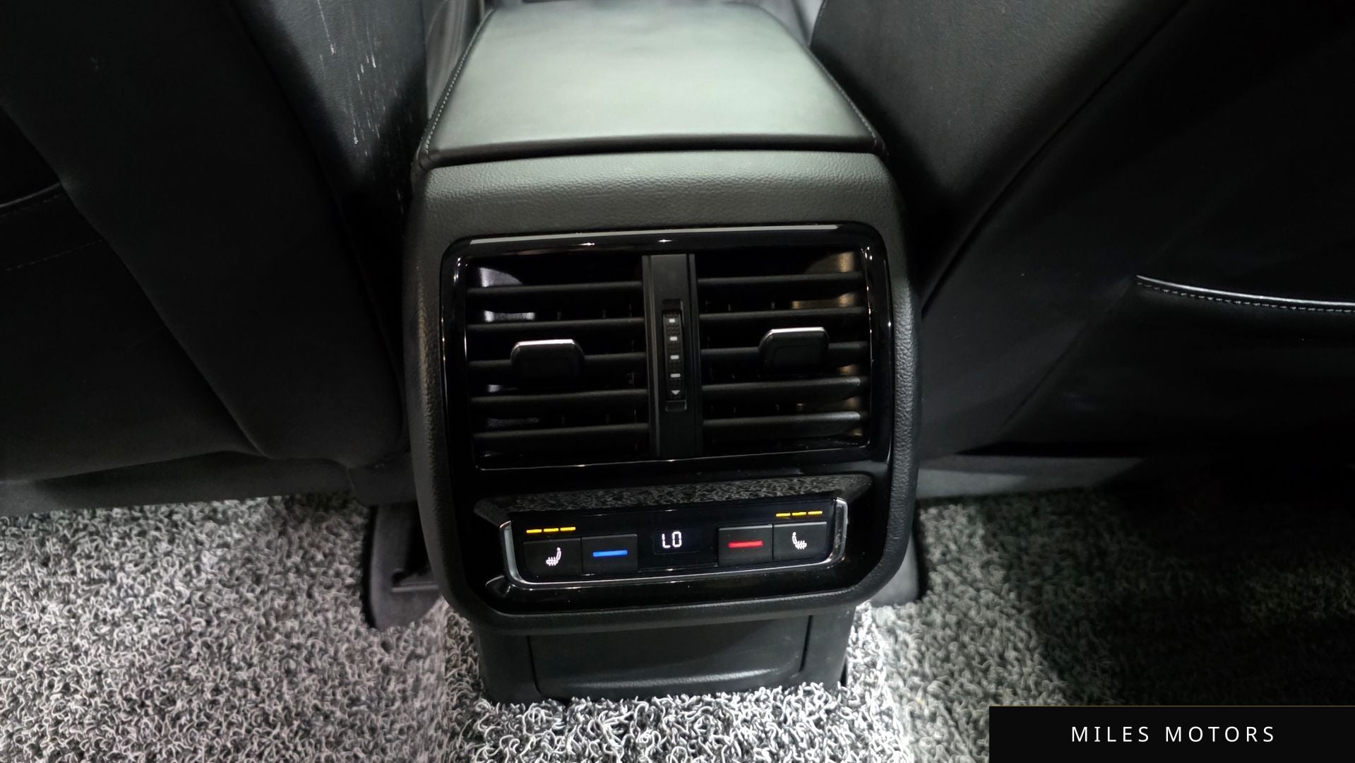 Volkswagen 아테온 2019 — миниатюра 18