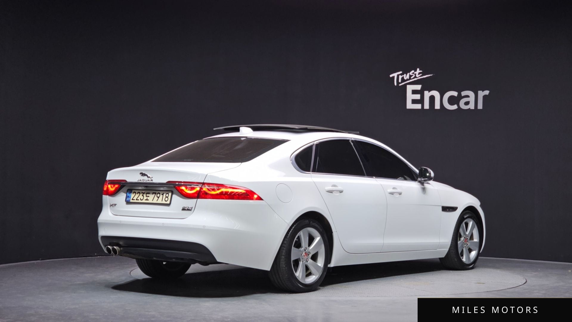 Jaguar XF (X260) 2018 — миниатюра 2