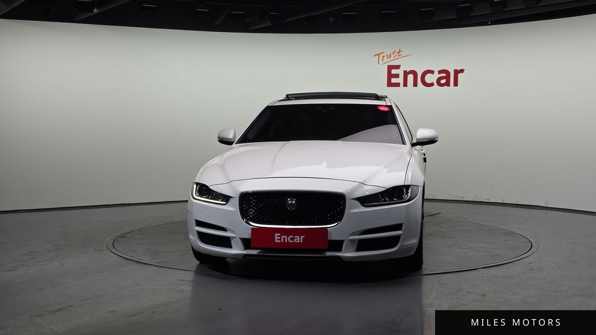 Jaguar XE 2016 — миниатюра 3