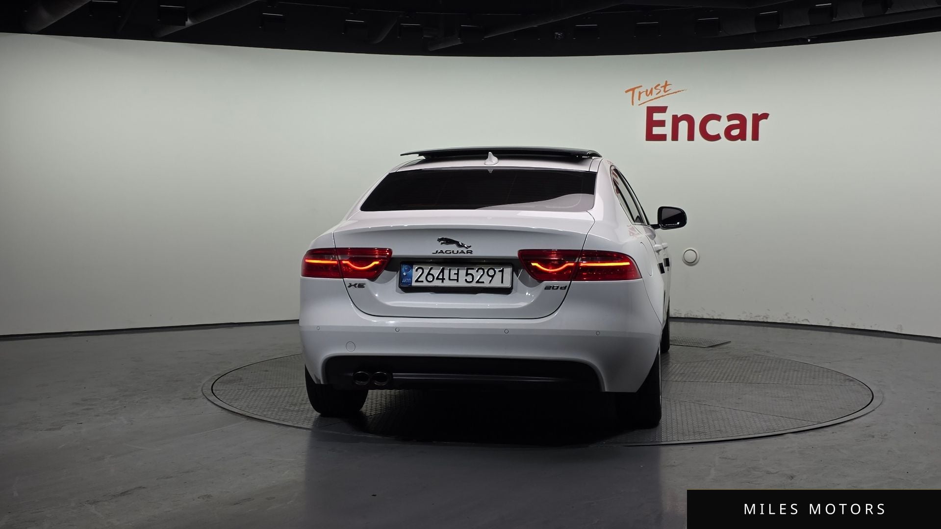 Jaguar XE 2016 — миниатюра 4
