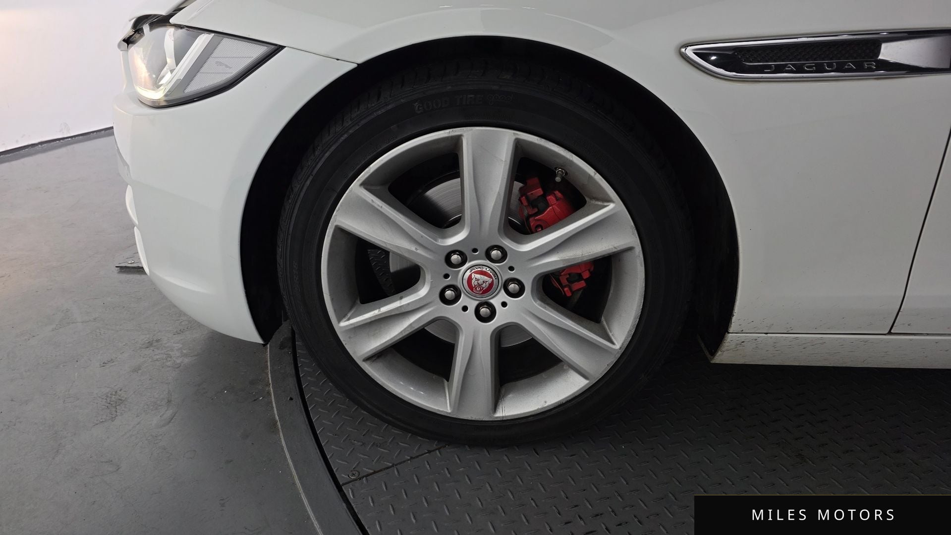 Jaguar XE 2016 — миниатюра 5