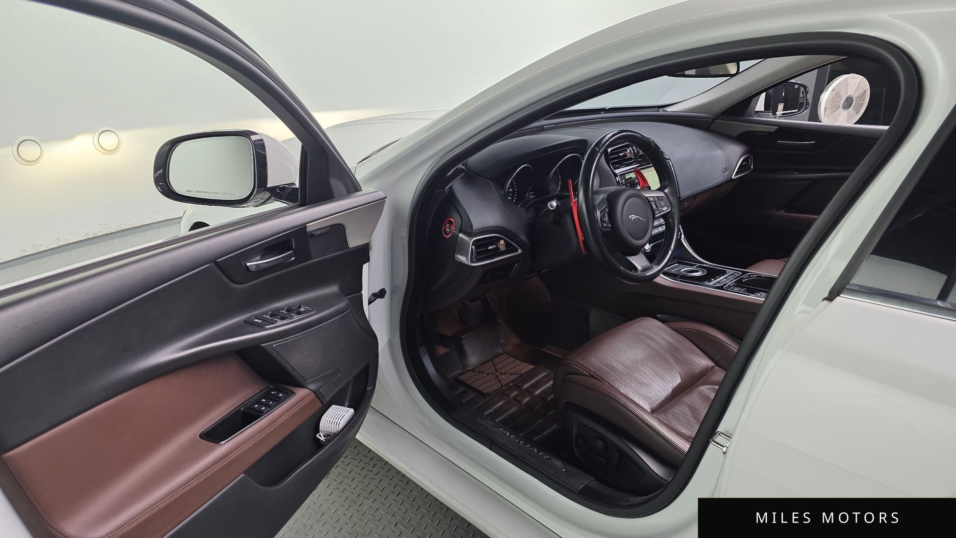 Jaguar XE 2016 — миниатюра 11