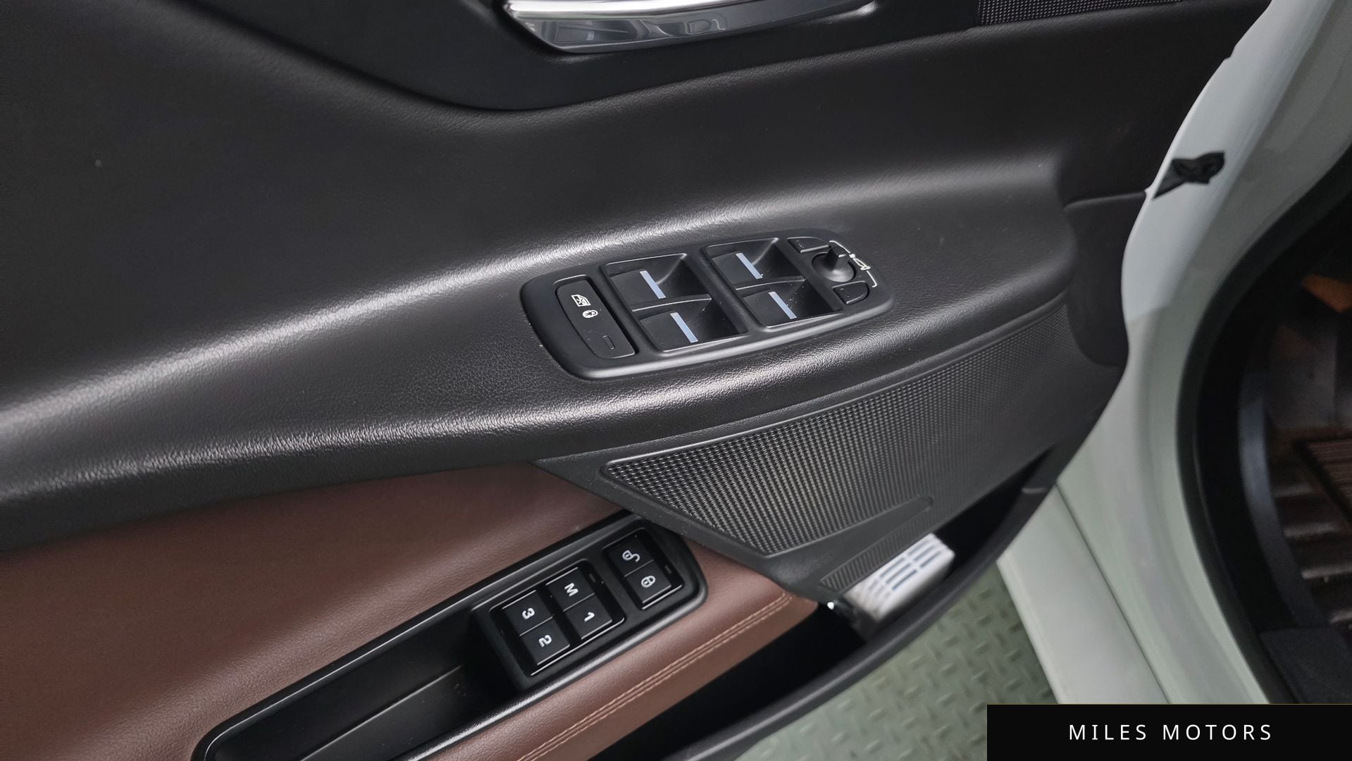 Jaguar XE 2016 — миниатюра 17