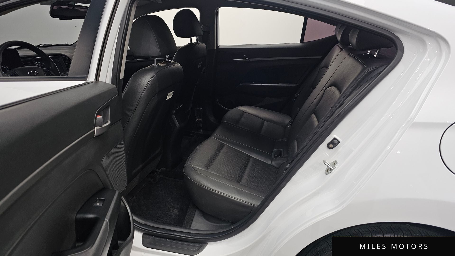 Hyundai AVANTE 2018 — миниатюра 11