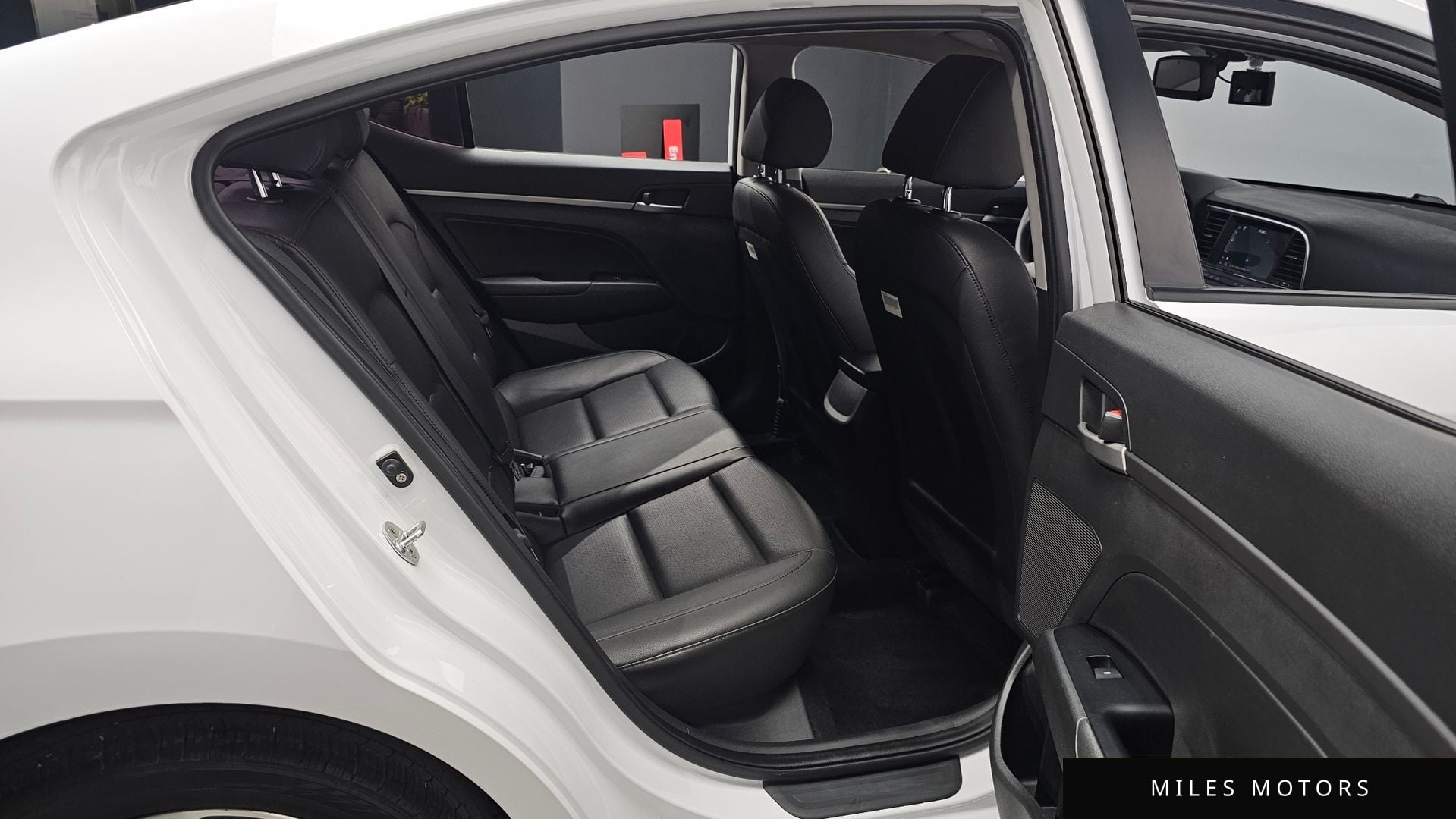 Hyundai AVANTE 2018 — миниатюра 12