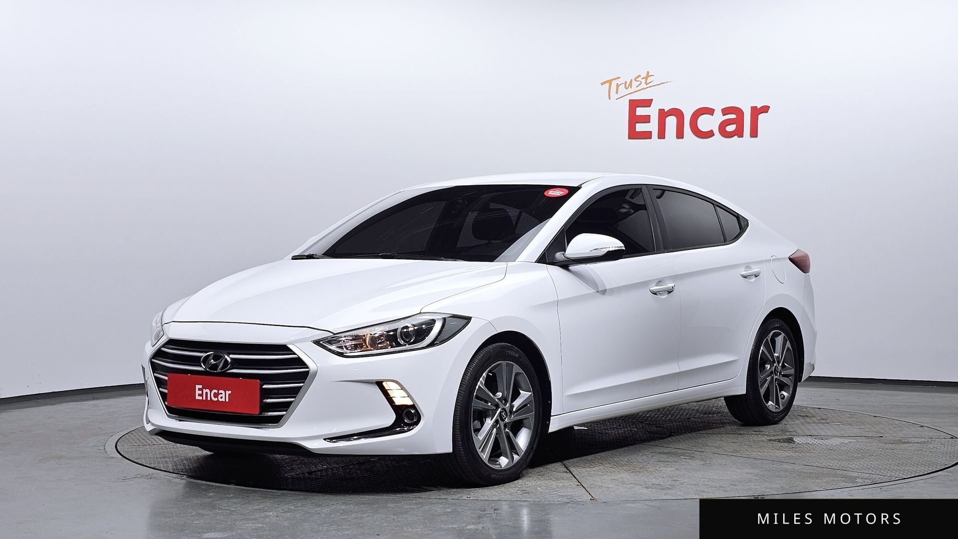 Hyundai AVANTE 2018 — фото 1 из 12