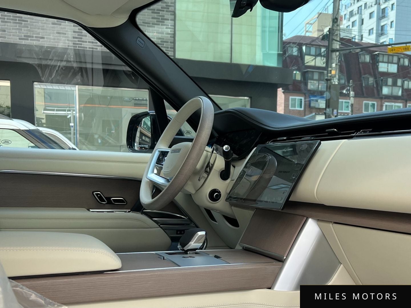 Land Rover Range Rover 2024 — миниатюра 9