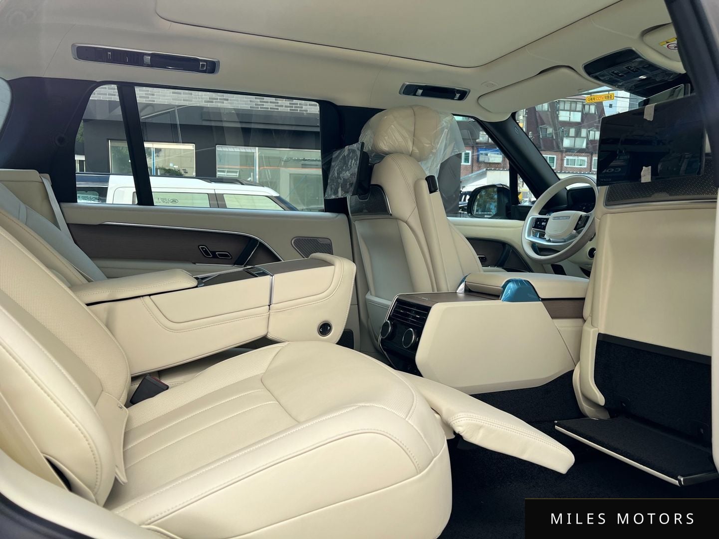 Land Rover Range Rover 2024 — миниатюра 11
