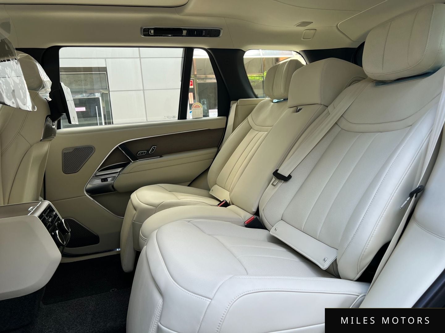 Land Rover Range Rover 2024 — миниатюра 12