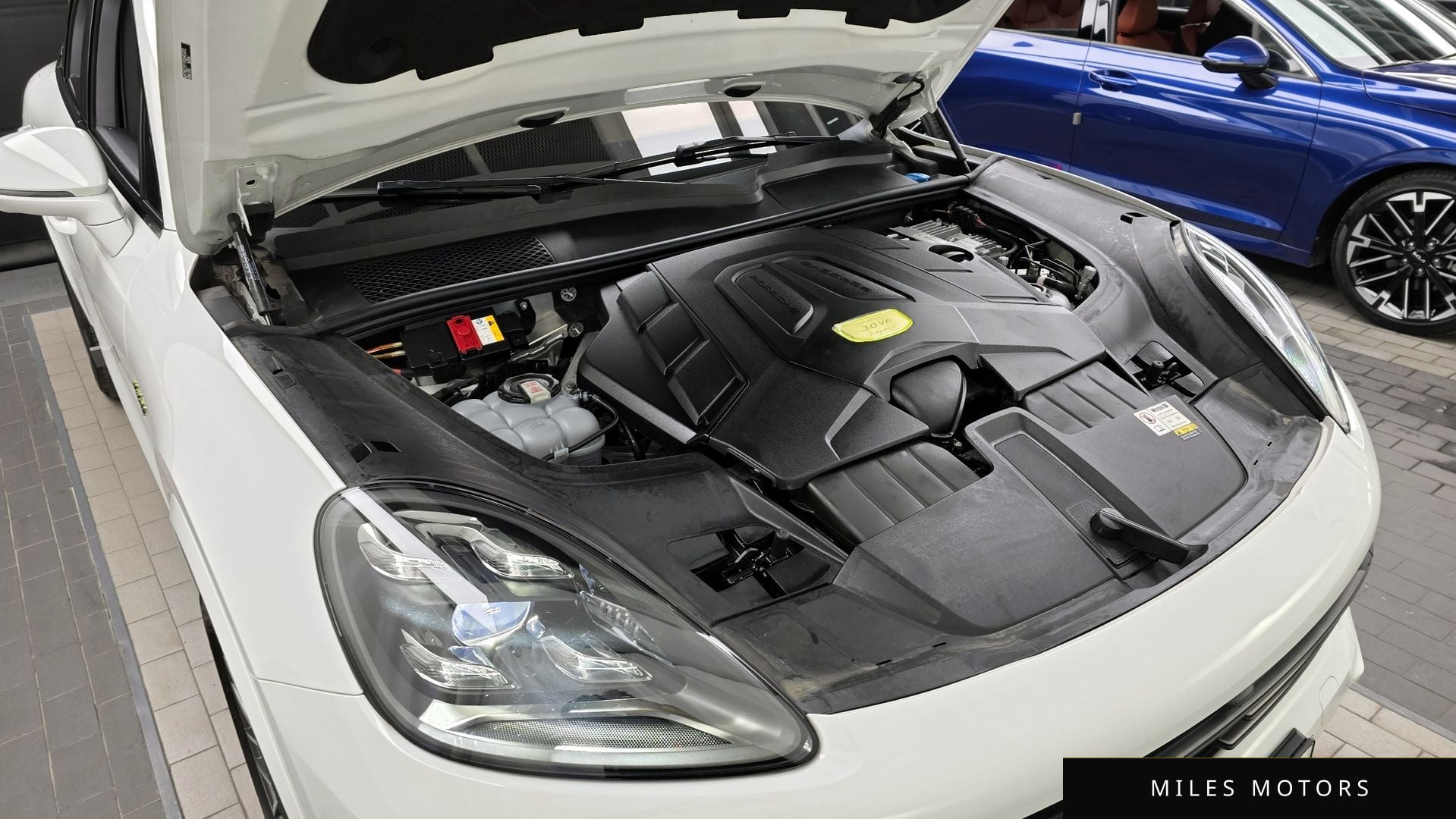 Porsche Cayenne 2023 — миниатюра 6